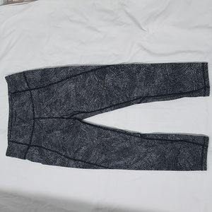 Lululemon black and white leggings S